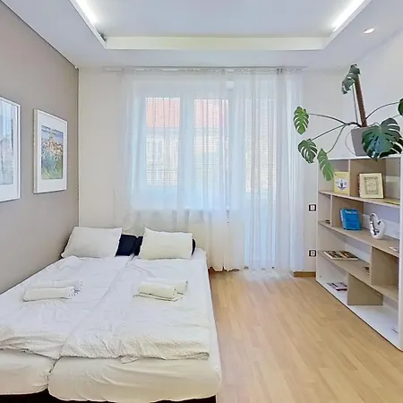 2Br Apt With Free Garage Parking, Close To The Historic Centre Bratislava Exterior photo