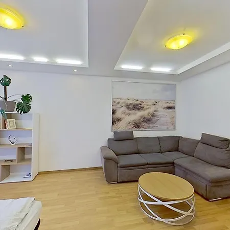 2Br Apt With Free Garage Parking, Close To The Historic Centre Bratislava Exterior photo