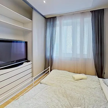 2Br Apt With Free Garage Parking, Close To The Historic Centre Bratislava Exterior photo