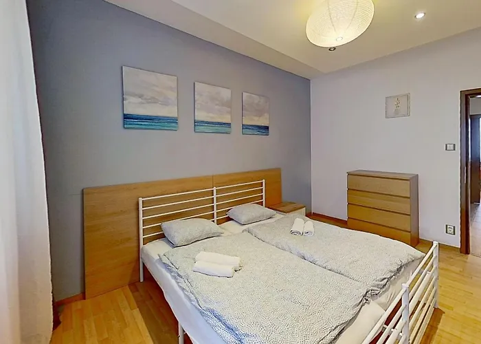 2Br Apt With Free Garage Parking, Close To The Historic Centre