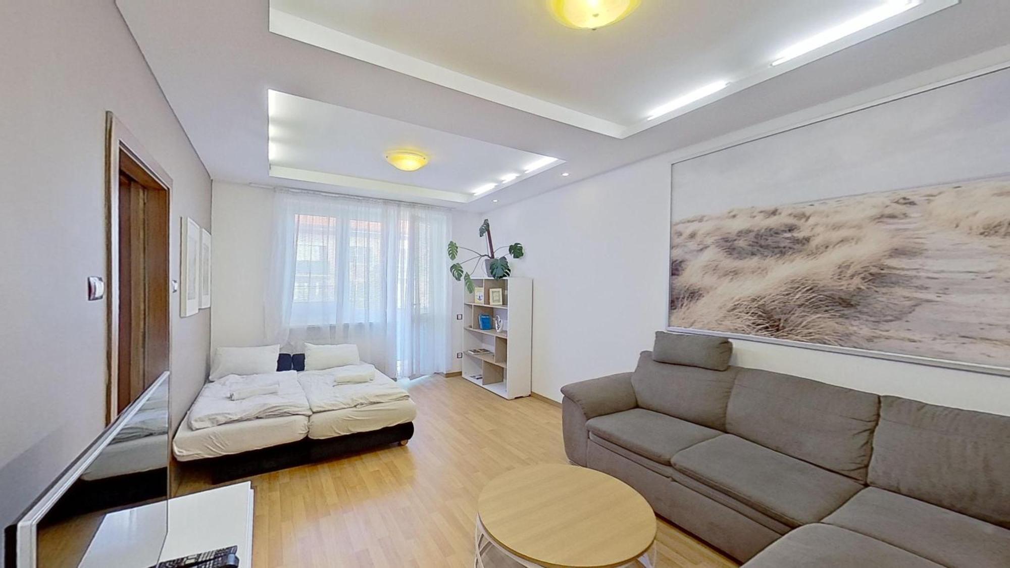 2br With Free Garage Parking, Close To The Historic Centre Apartment *